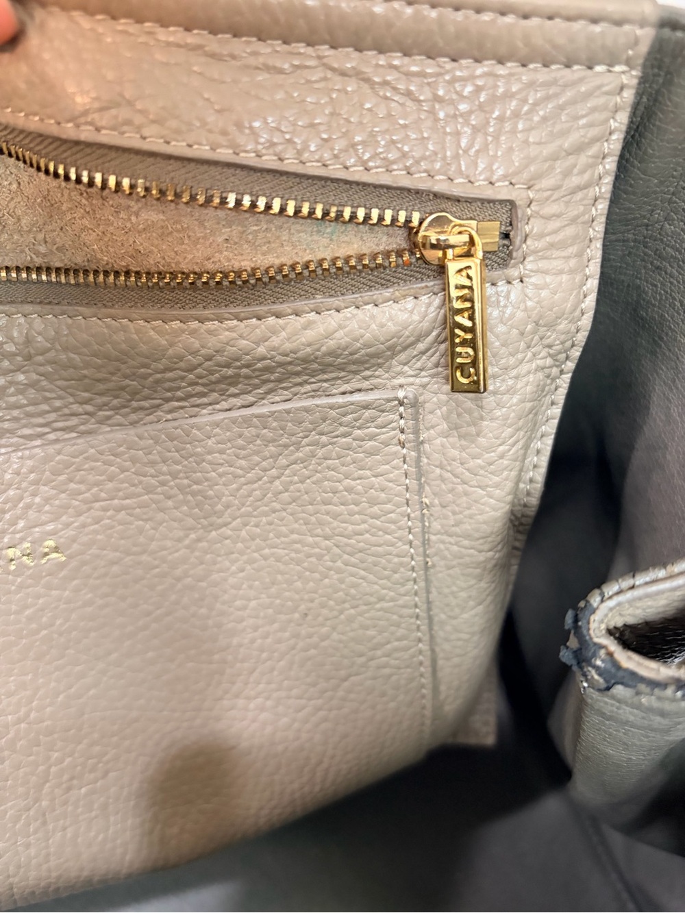 Cuyana Trapeze Pebbled Leather Satchel Flap Tote Taupe Top Handle Crossbody - Picture 6 of 16